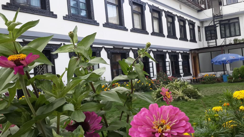 Hotel Heranya Катманду Екстериор снимка