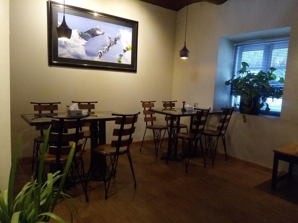 Hotel Heranya Катманду Екстериор снимка