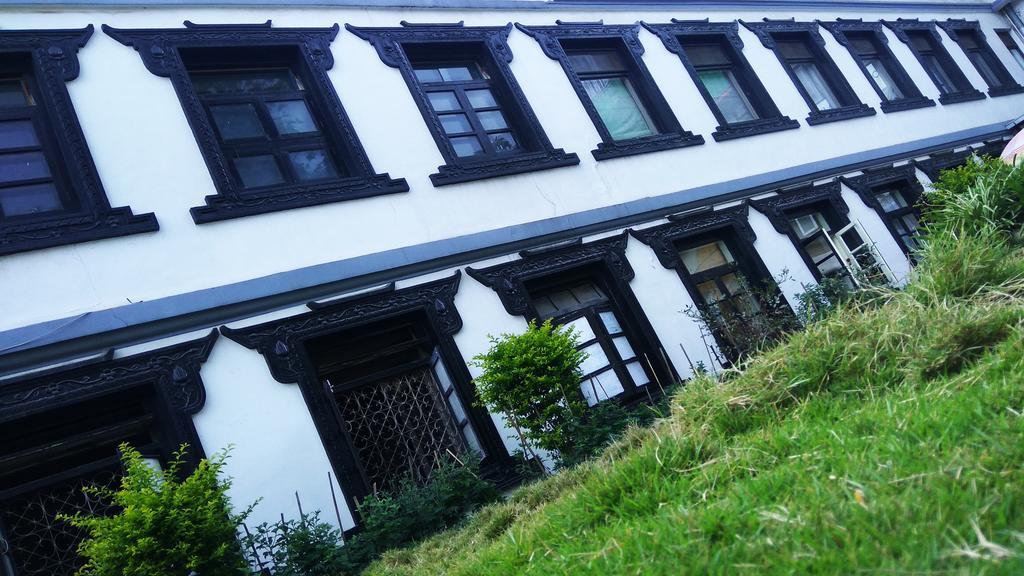 Hotel Heranya Катманду Екстериор снимка