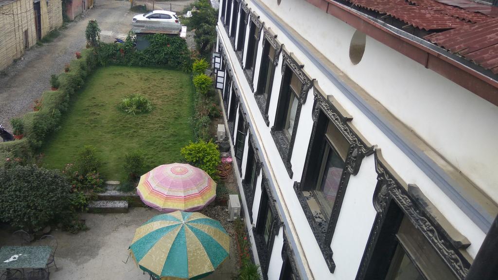 Hotel Heranya Катманду Екстериор снимка
