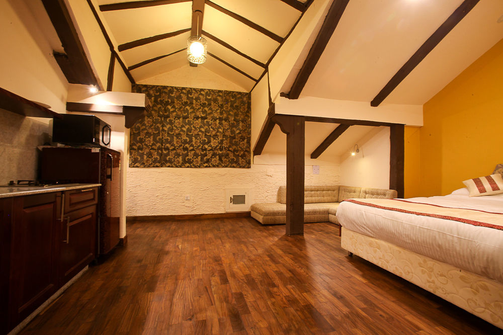Hotel Heranya Катманду Екстериор снимка