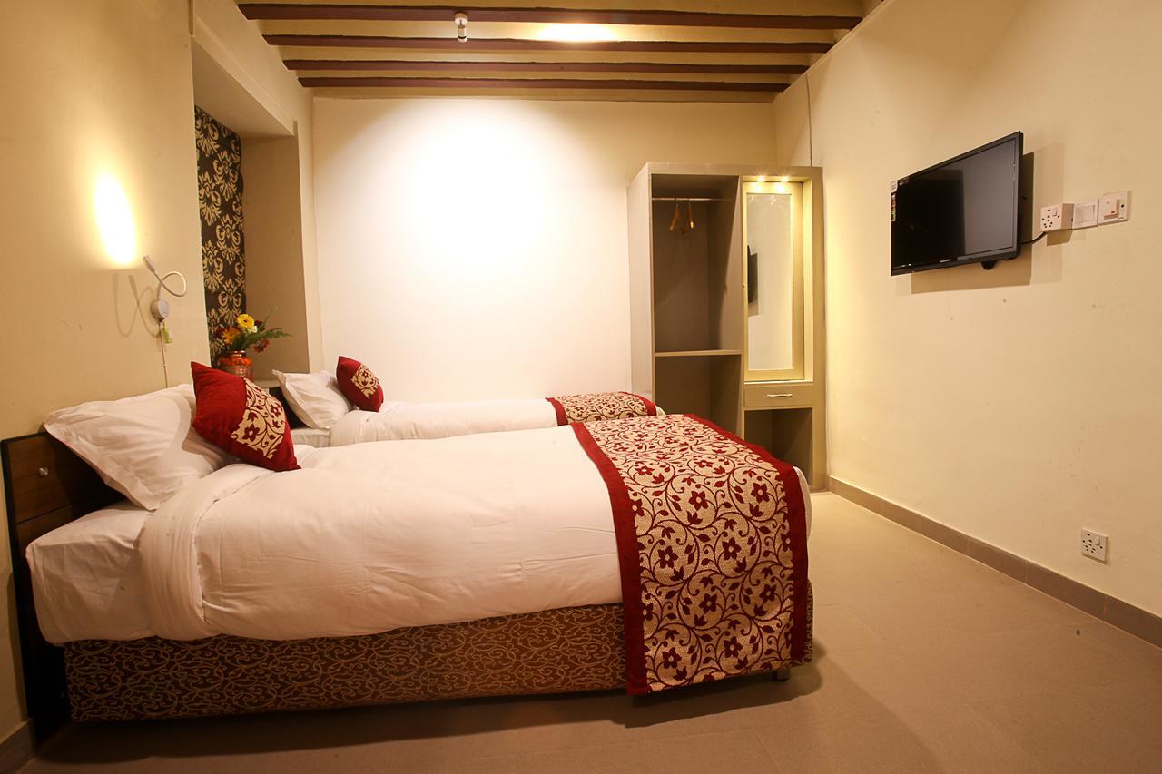 Hotel Heranya Катманду Екстериор снимка