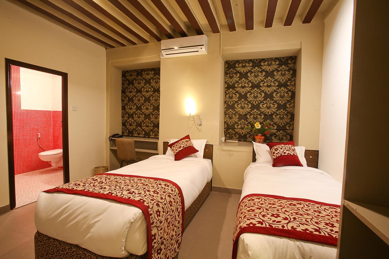 Hotel Heranya Катманду Екстериор снимка