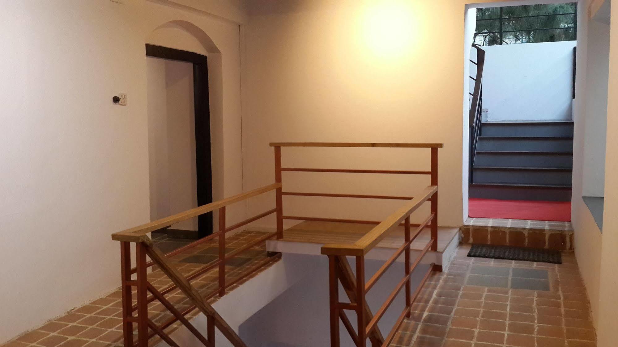 Hotel Heranya Катманду Екстериор снимка